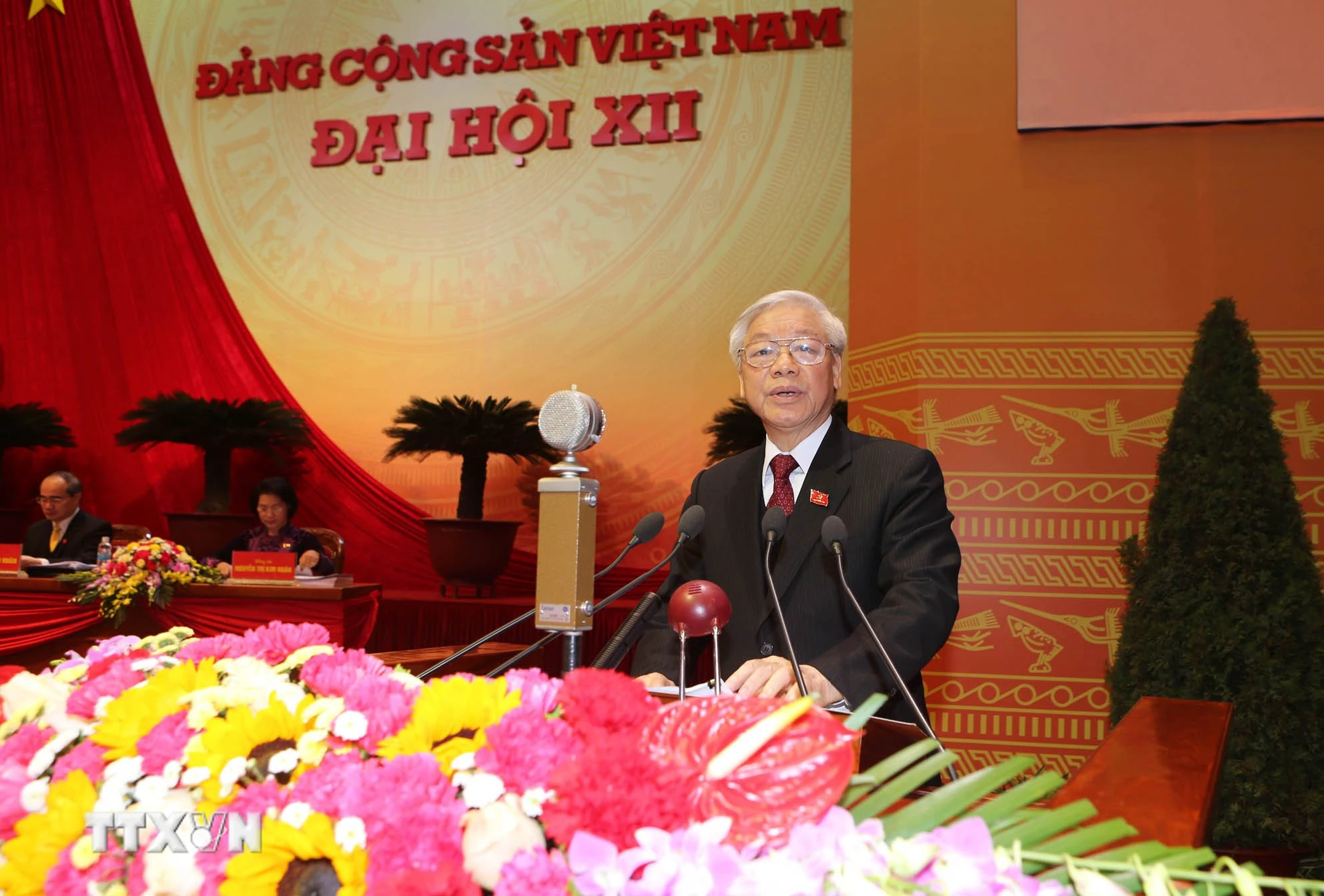 Đại hội XII của Đảng: Đẩy mạnh toàn diện và đồng bộ đổi mới