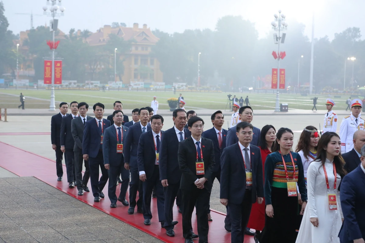 Hình ảnh Đoàn đại biểu Đảng bộ tỉnh Thanh Hóa dự Đại hội XIV của Đảng