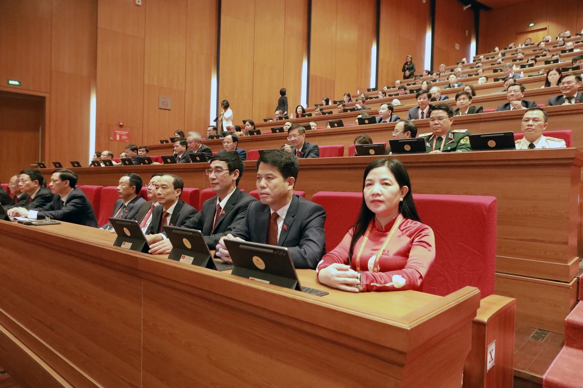 Hình ảnh Đoàn đại biểu Đảng bộ tỉnh Thanh Hóa tại phiên khai mạc Đại hội XIV của Đảng