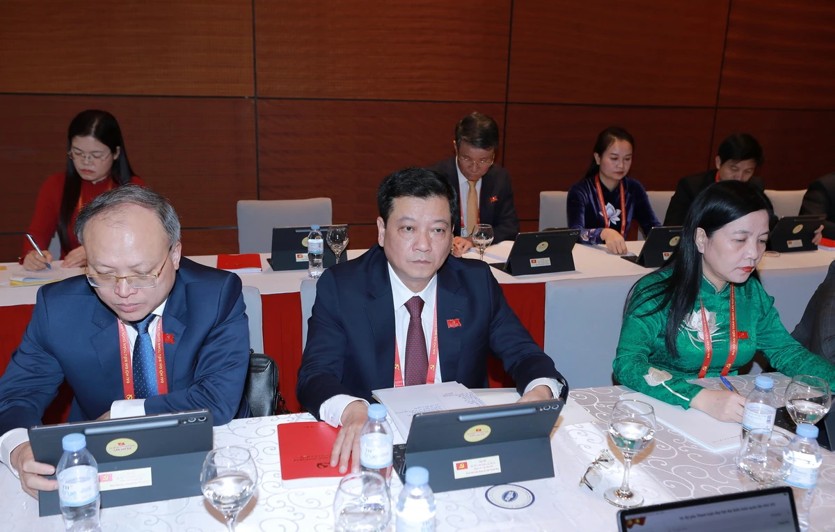 Hình ảnh Đoàn đại biểu Đảng bộ tỉnh Thanh Hóa tại phiên khai mạc Đại hội XIV của Đảng