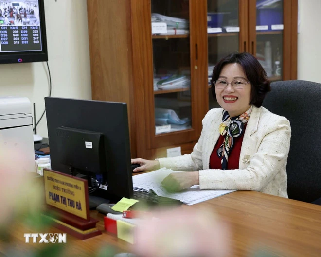 Không khí hướng về sự kiện lớn của đất nước hiện diện trong từng góc phố Thủ đô