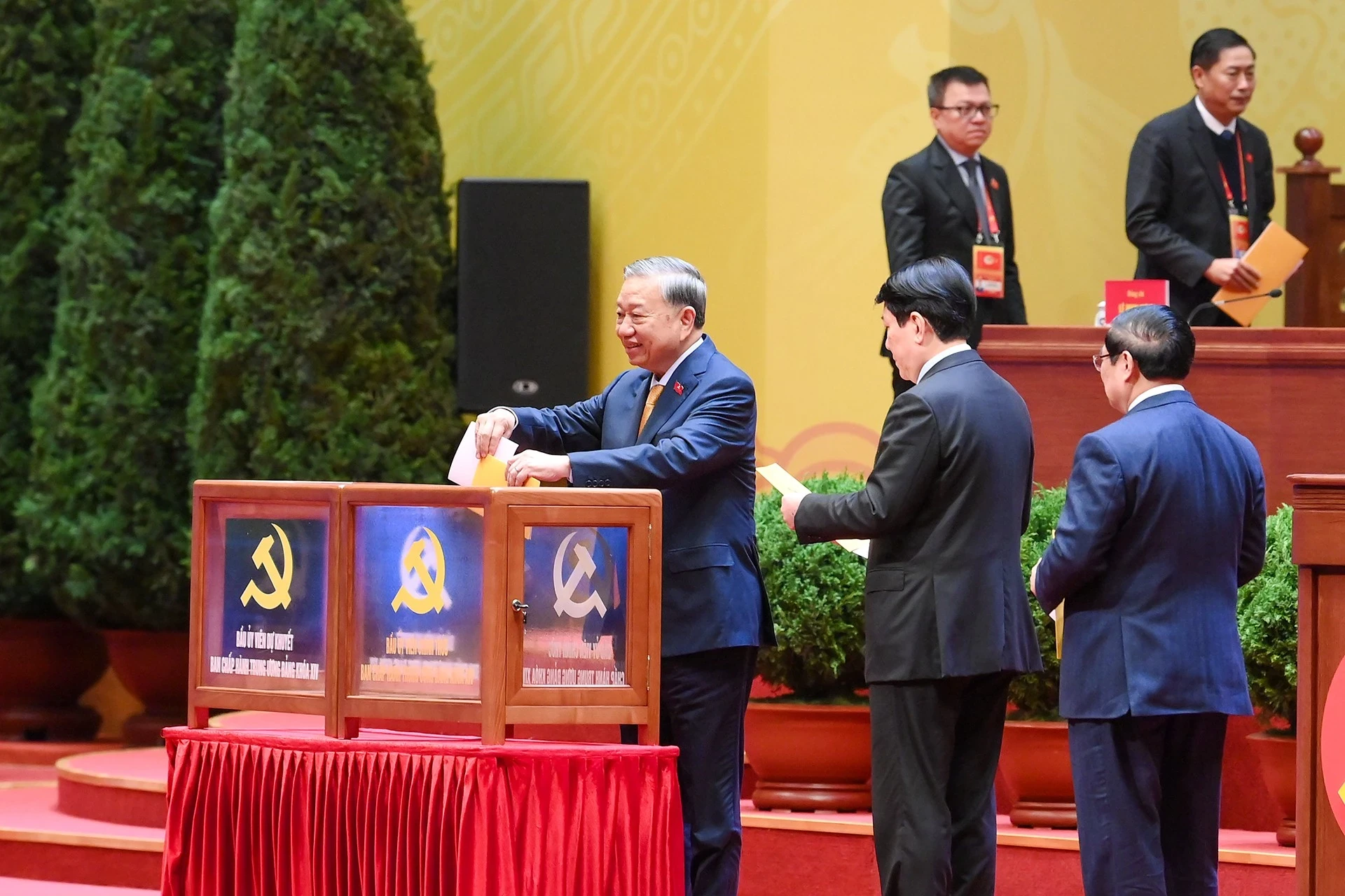 Bỏ phiếu bầu Ban Chấp hành Trung ương Đảng khóa XIV