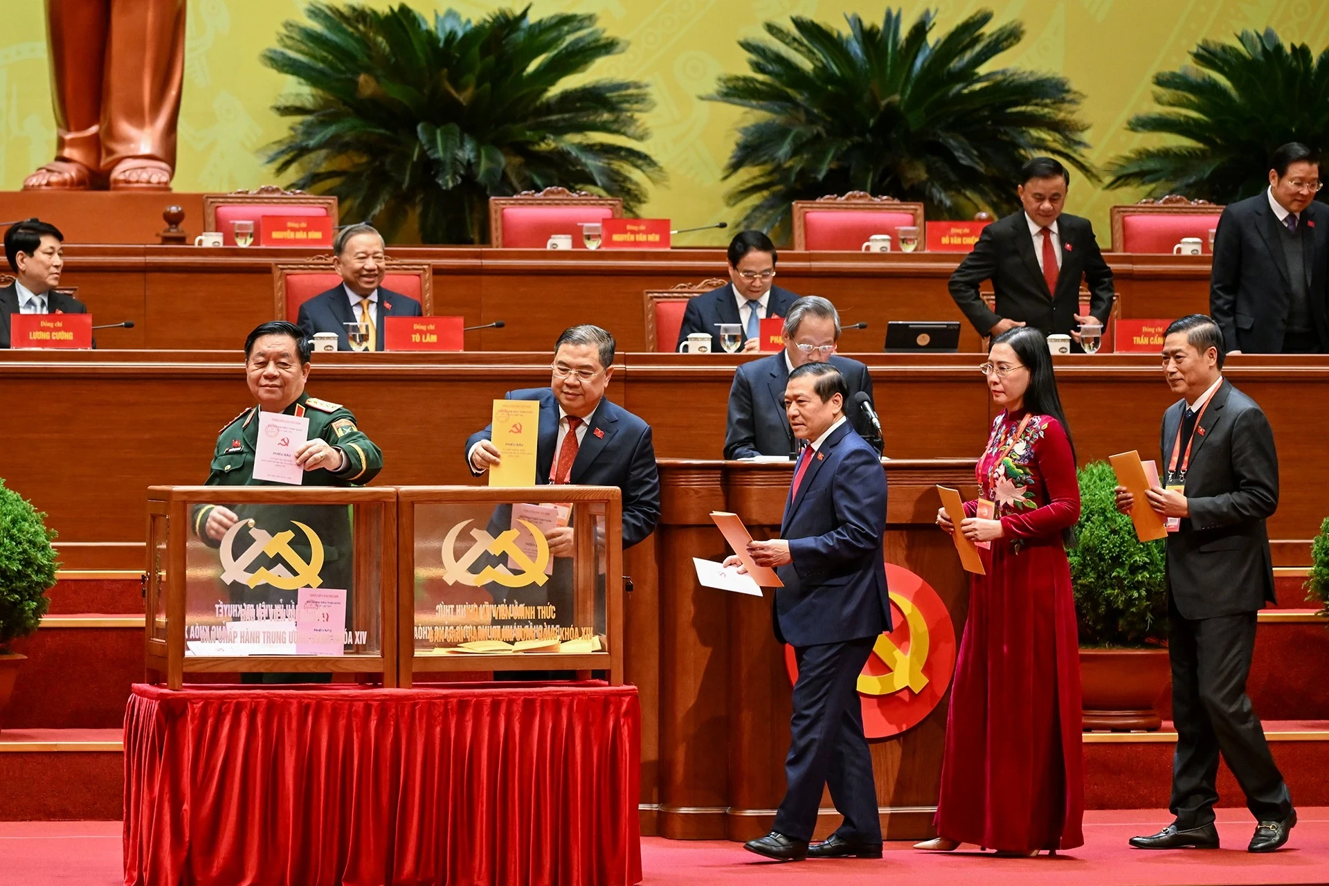 Bỏ phiếu bầu Ban Chấp hành Trung ương Đảng khóa XIV