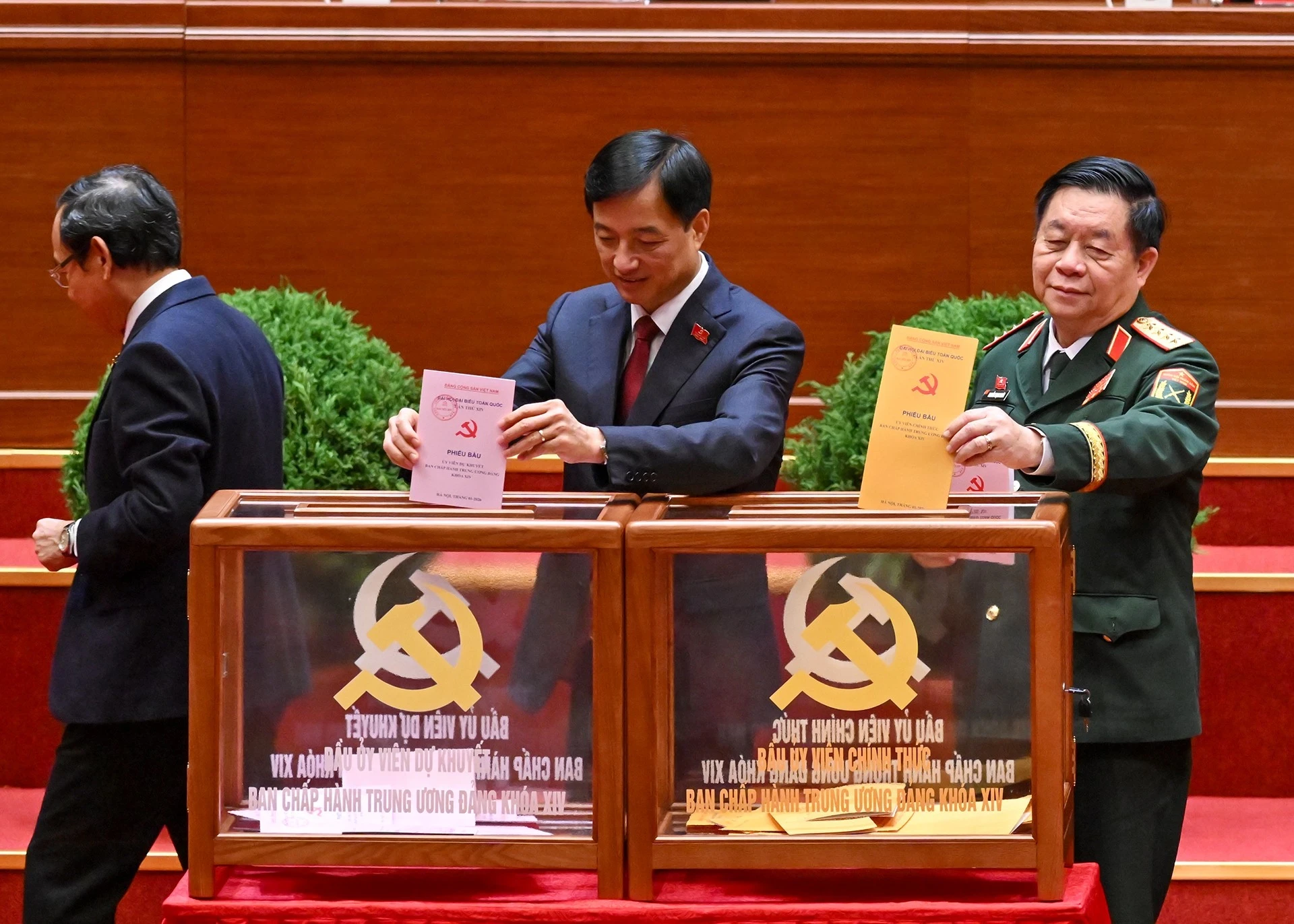 Bỏ phiếu bầu Ban Chấp hành Trung ương Đảng khóa XIV