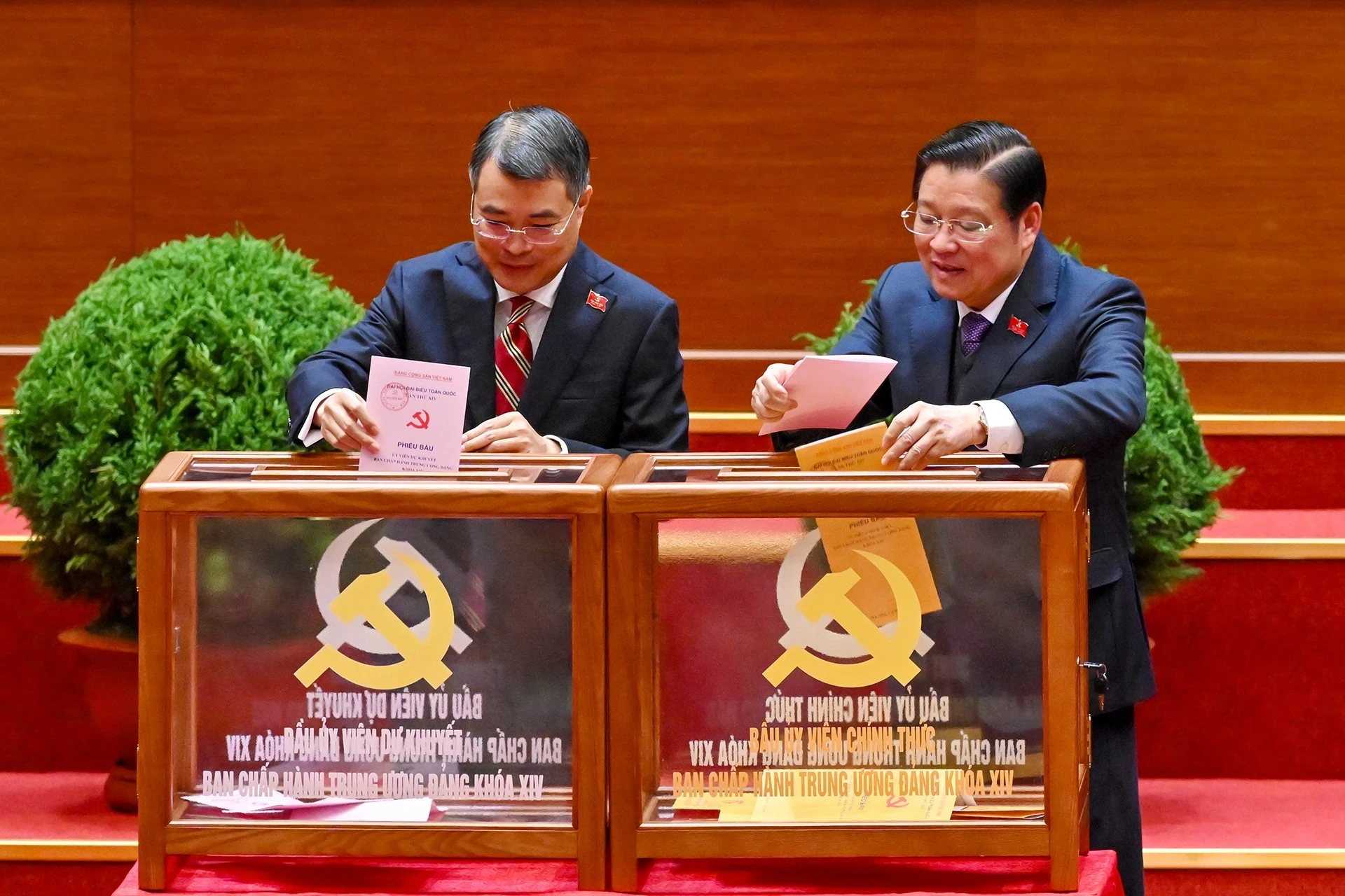 Bỏ phiếu bầu Ban Chấp hành Trung ương Đảng khóa XIV