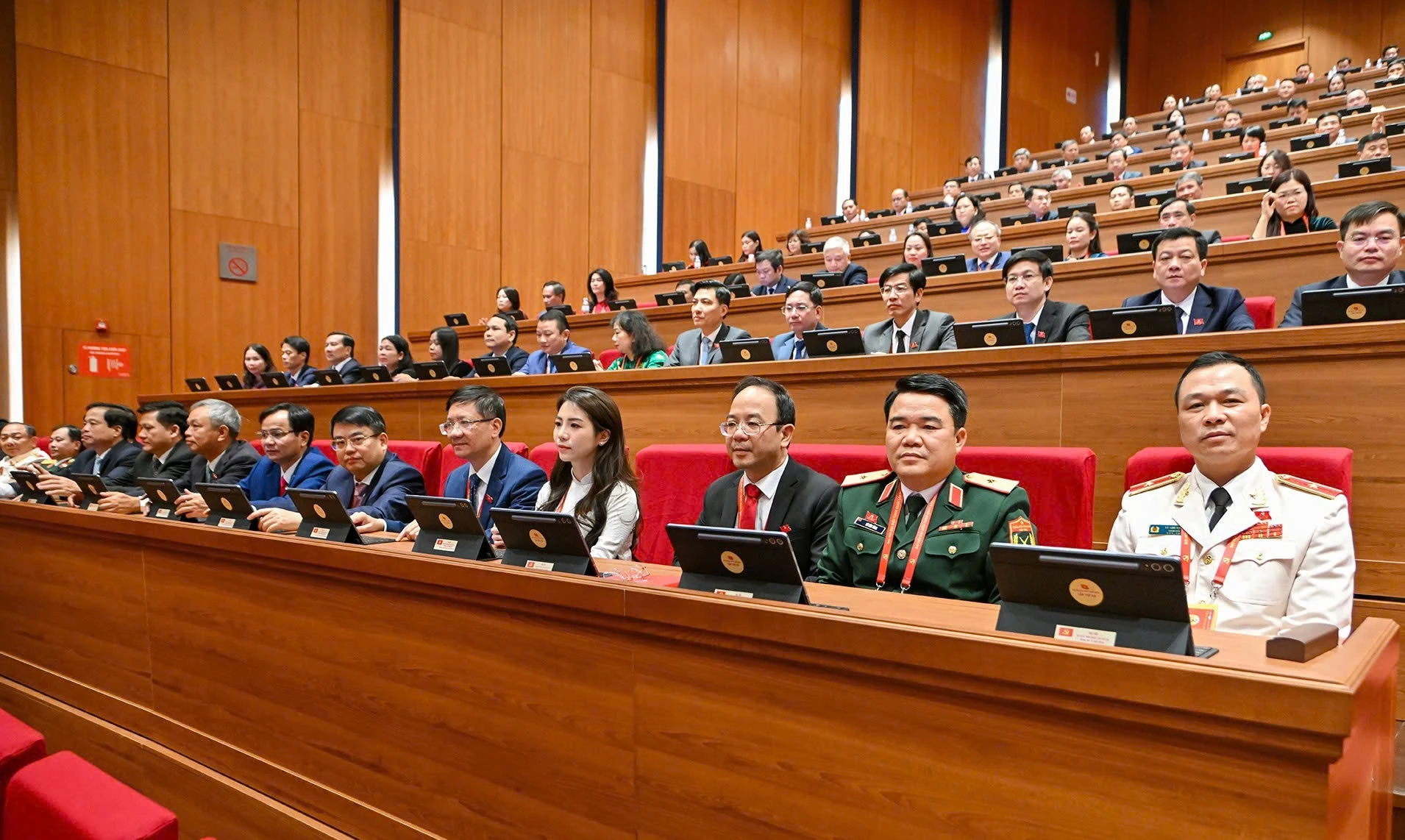 Hình ảnh Đoàn đại biểu Đảng bộ tỉnh Thanh Hóa dự Đại hội XIV của Đảng