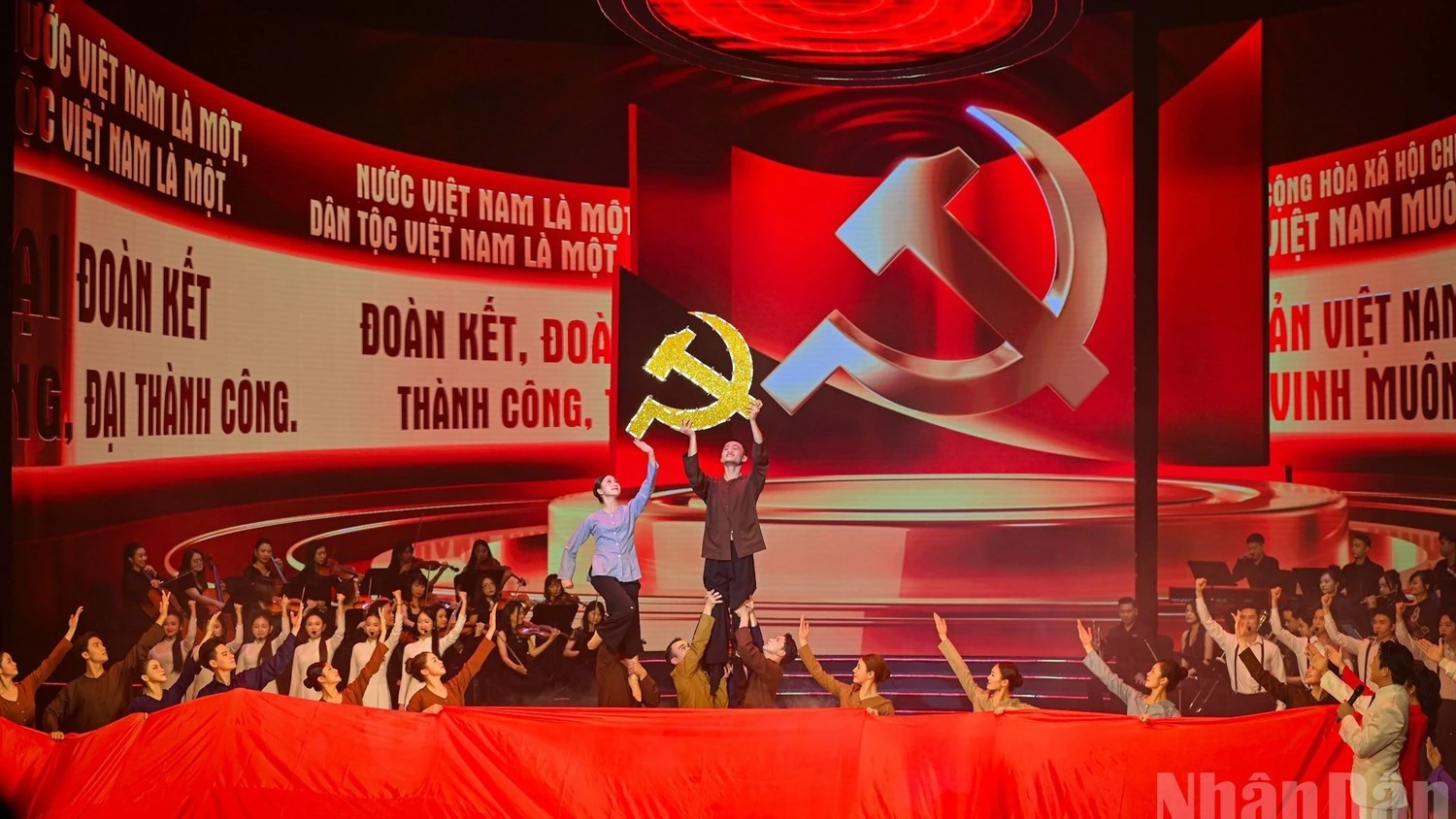 Xây dựng đội ngũ cán bộ đáp ứng yêu cầu lãnh đạo phát triển đất nước trong giai đoạn mới