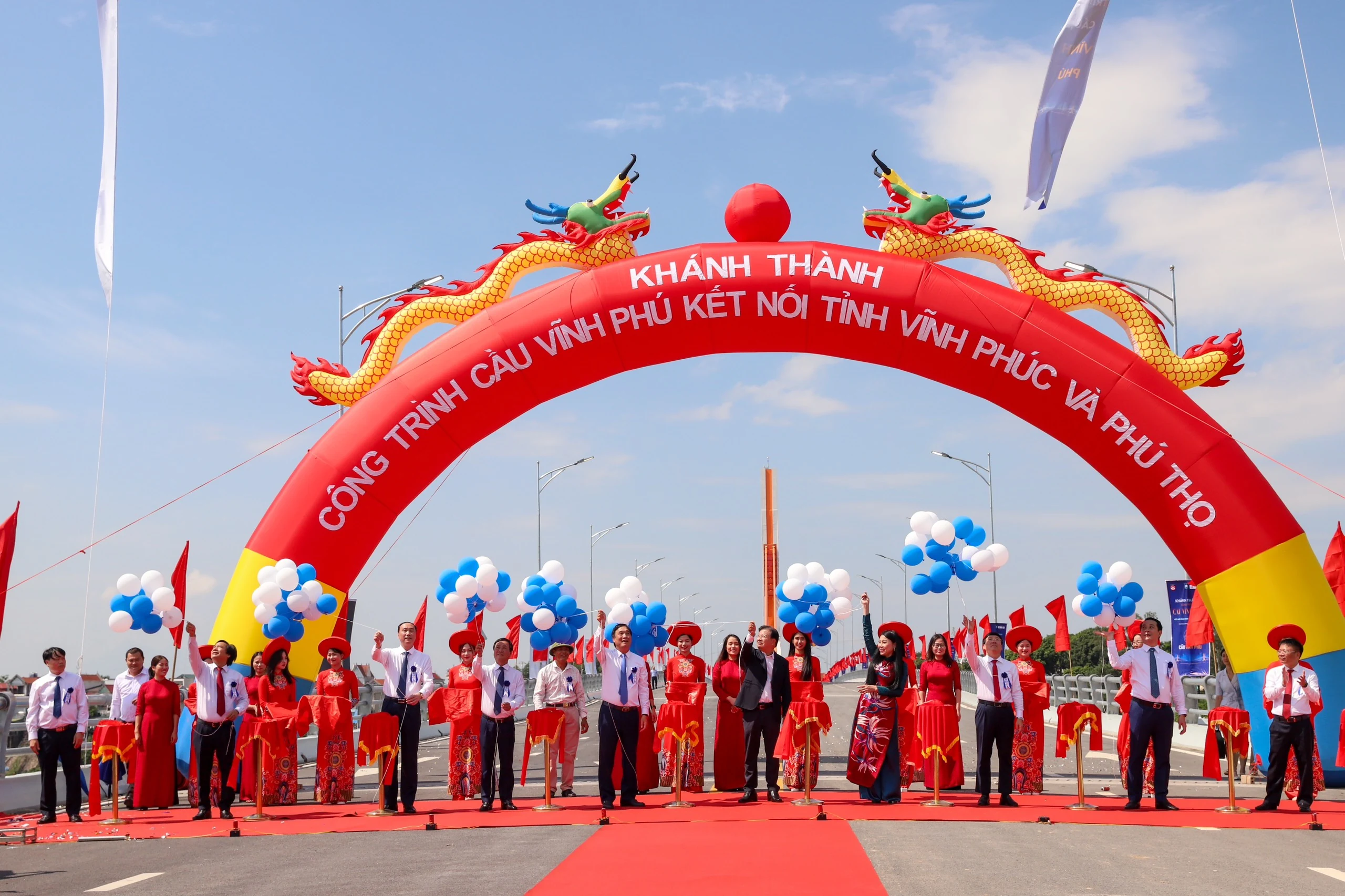 Inauguration of Vinh Phu Bridge across Lo River connecting Phu Tho and Vinh Phuc provinces