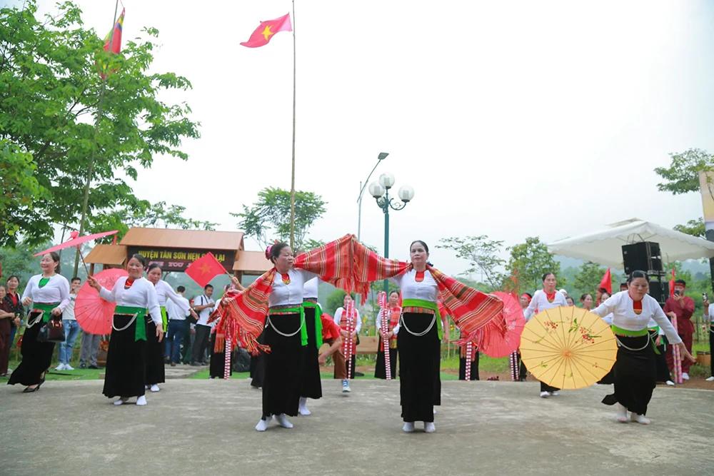 Tan Son District focuses on preserving and promoting the cultural identity of ethnic groups in association with tourism development