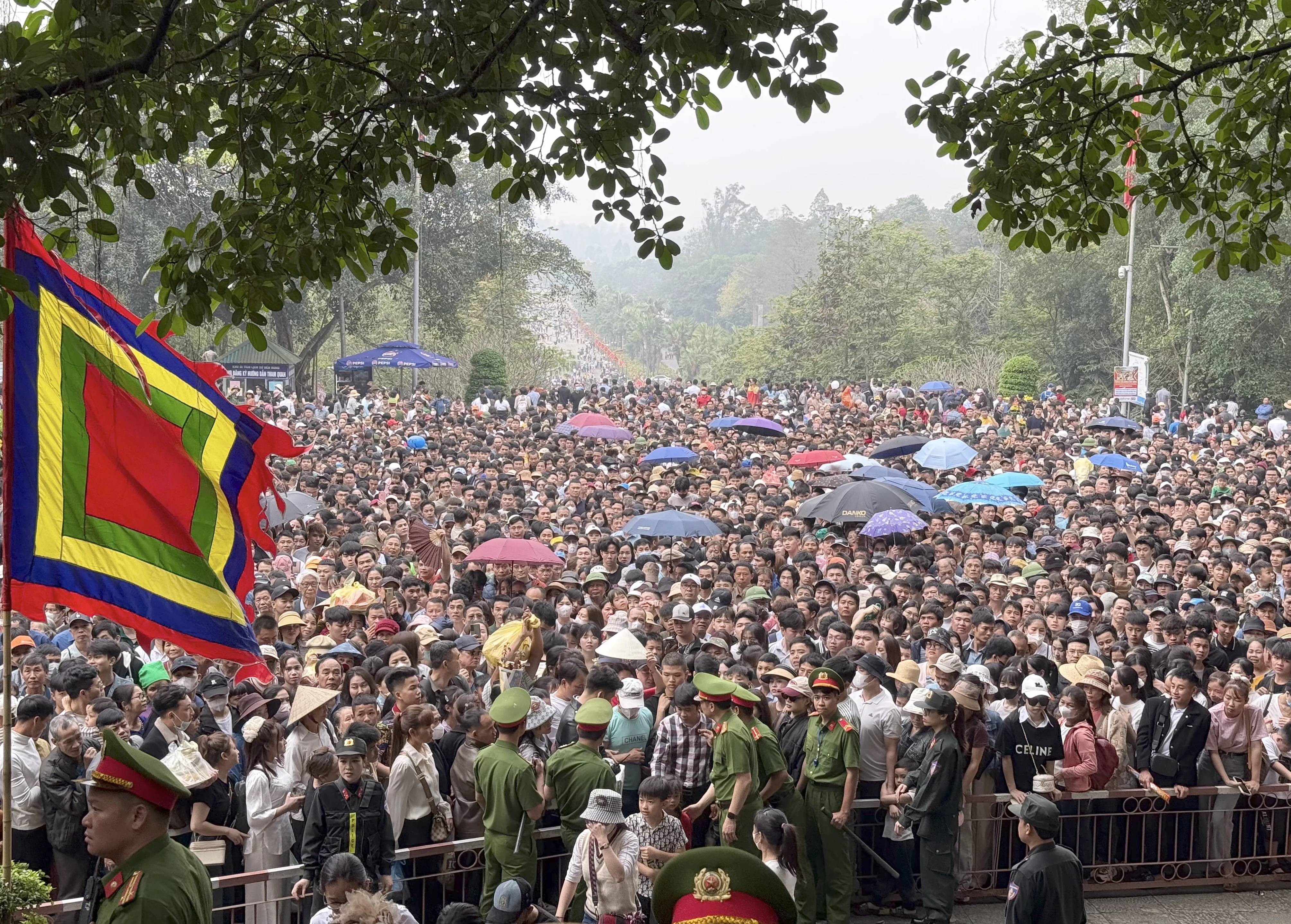 Phu Tho Welcomes Around 5.5 Million Visitors During Hung Kings Commemoration Festival