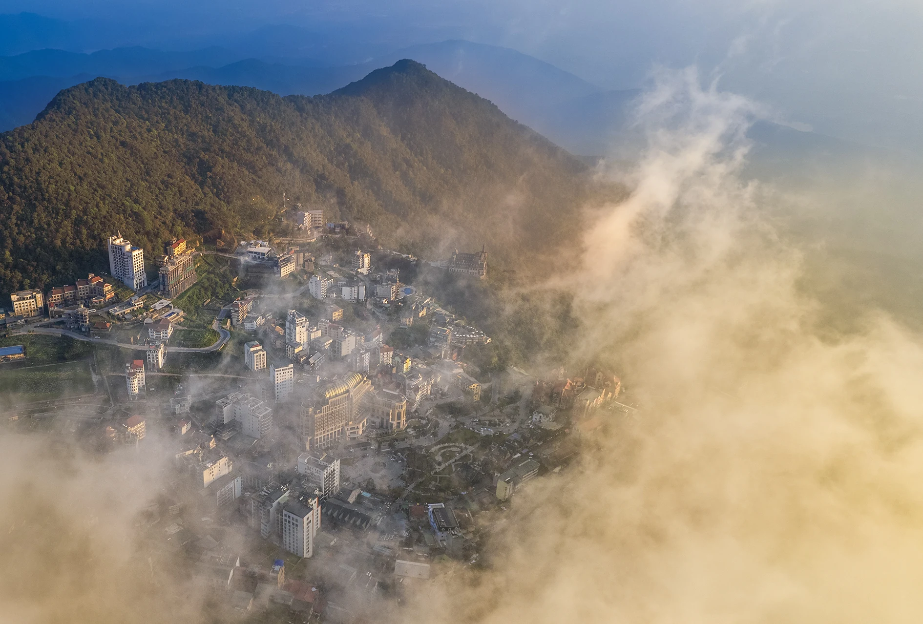 Connecting the “golden triangle” to develop tourism and services