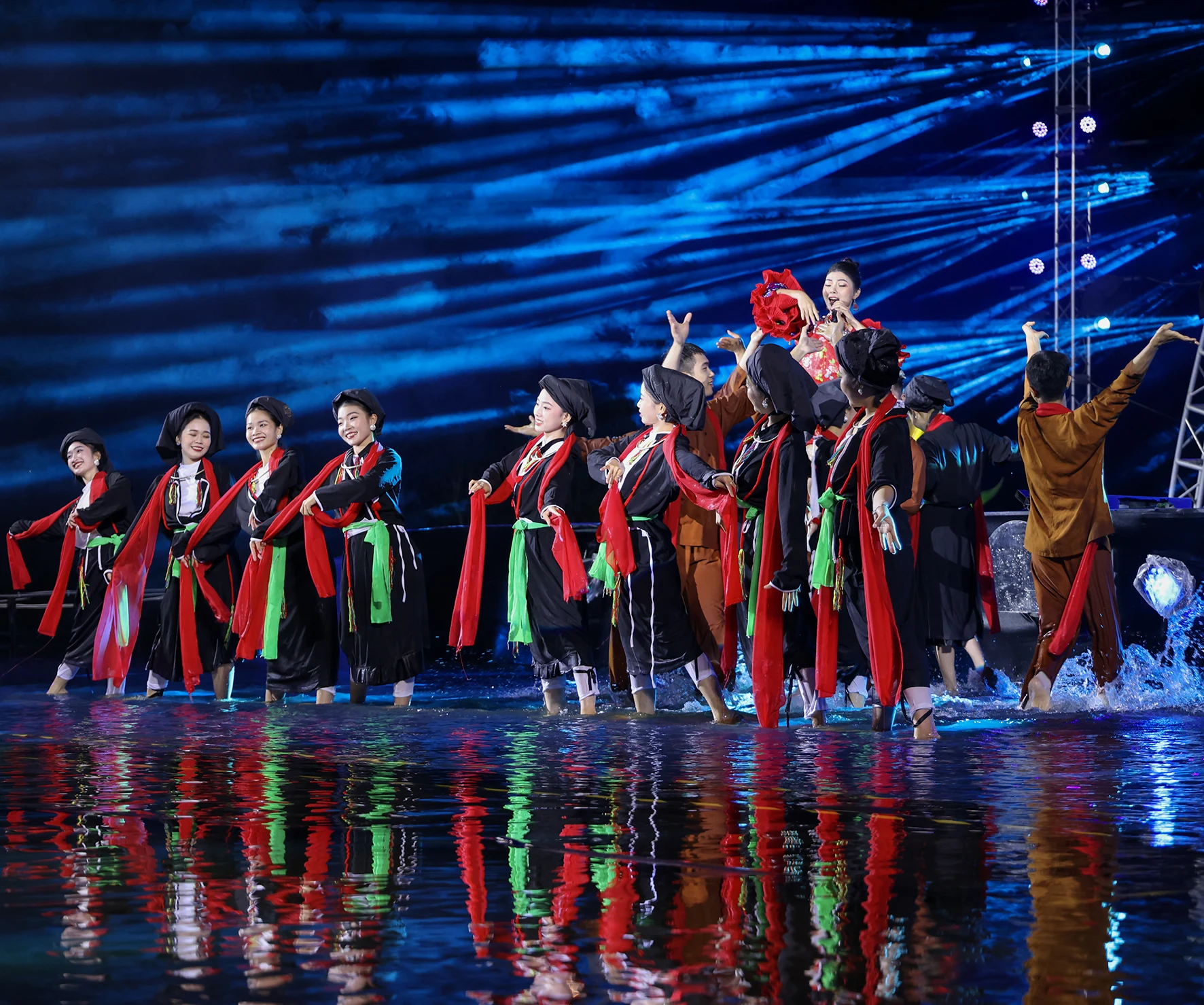 Connecting the “golden triangle” to develop tourism and services