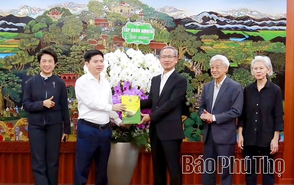 Provincial Party Secretary Truong Quoc Huy Receives Courtesy Visit from Amata Group (Thailand)