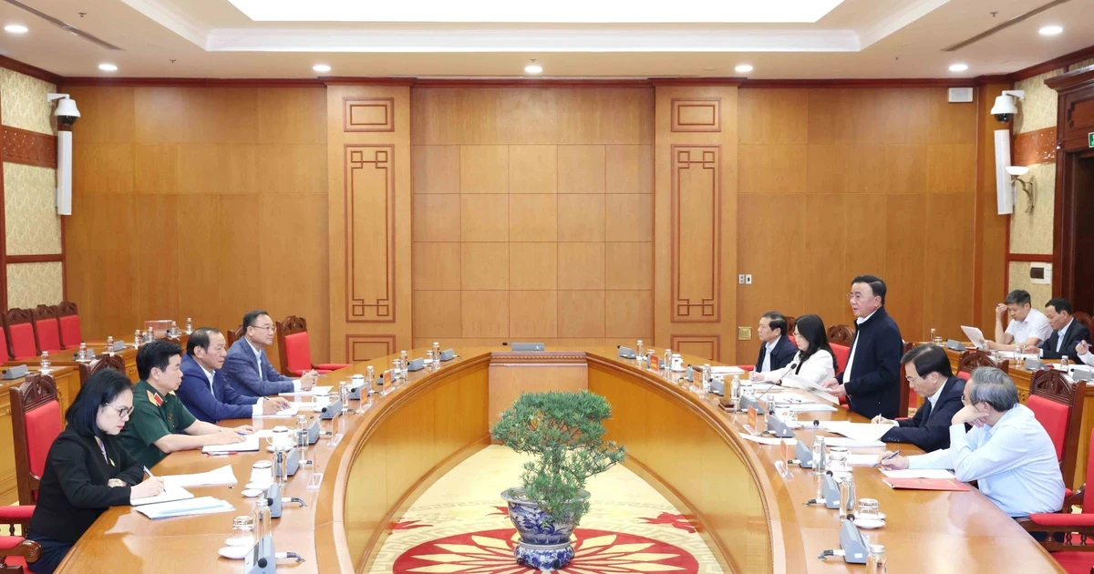 Sub-committee reviews organisation preparations for 14th National Party Congress