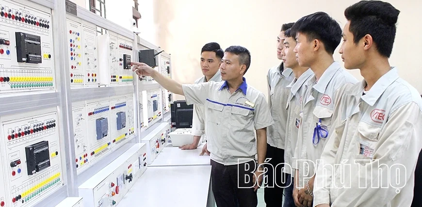 Developing High-Quality Human Resources in Phu Tho