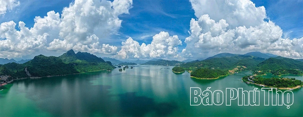Mystical Beauty of Hoa Binh Lake