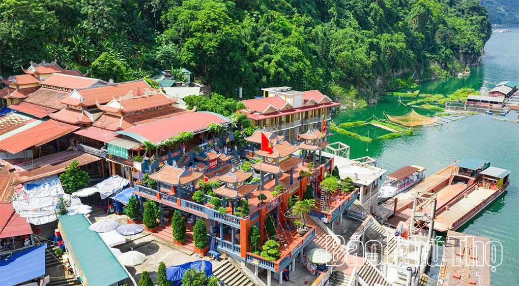 Mystical Beauty of Hoa Binh Lake