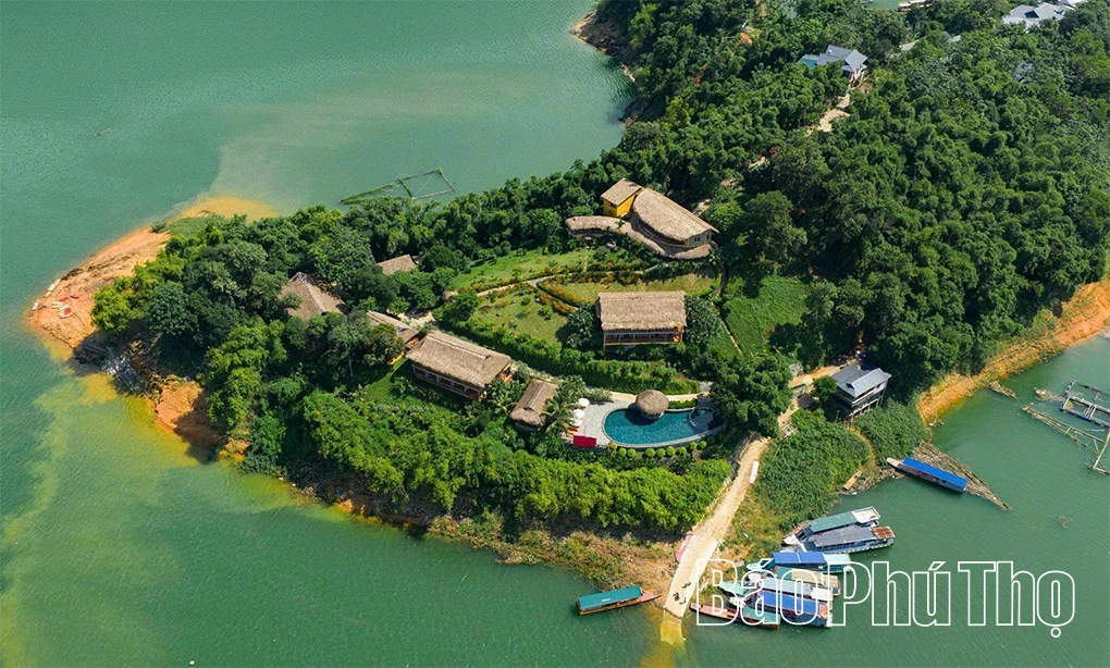 Mystical Beauty of Hoa Binh Lake