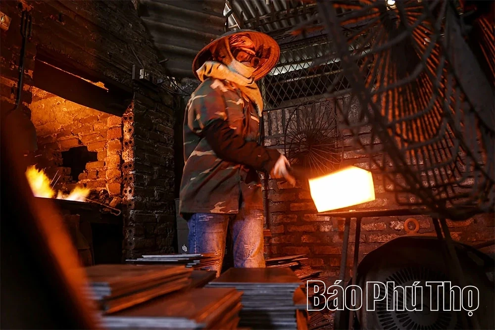 “Keeping the Flame” of Traditional Crafts in Phu Tho