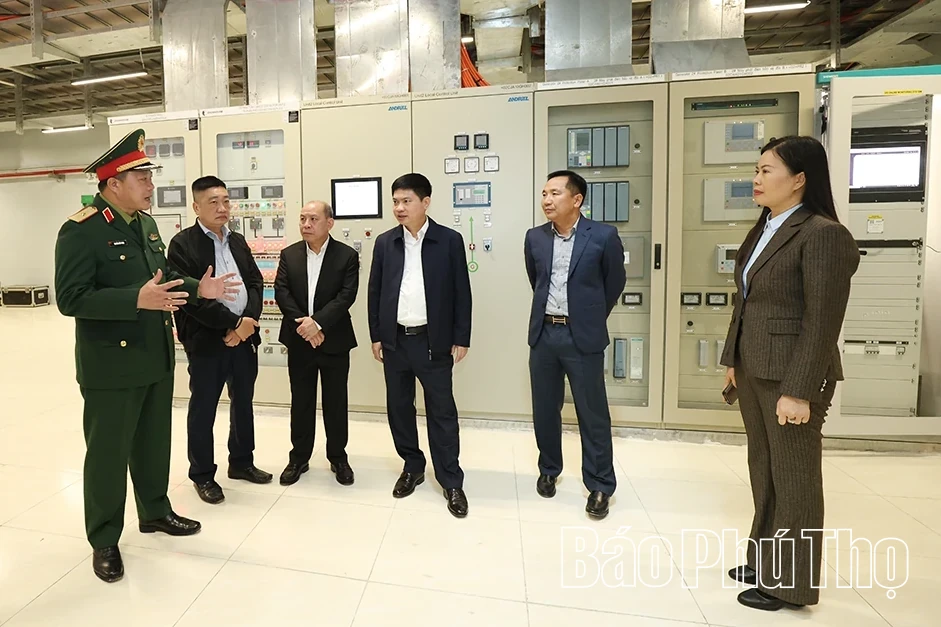 Secretary of the Provincial Party Committee Truong Quoc Huy inspects the Hoa Binh - Moc Chau Expressway Project and the Expanded Hoa Binh Hydropower Plant Project