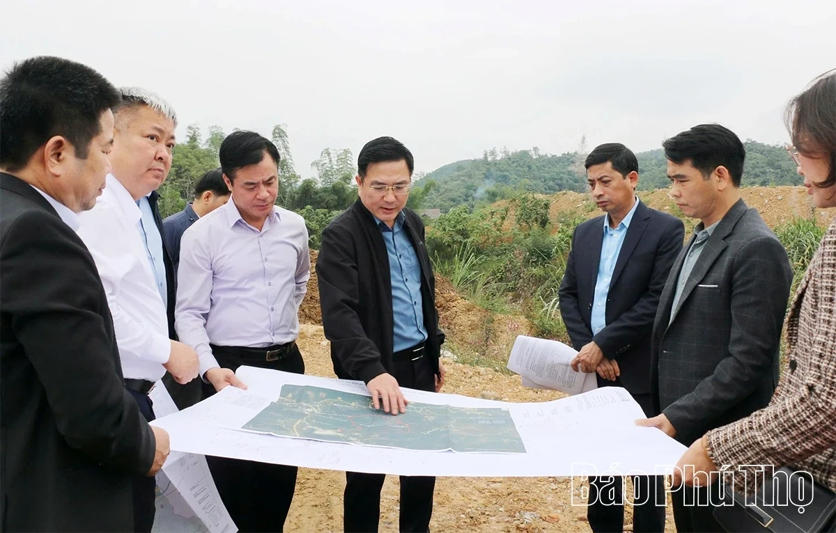 Vice Chairman of the Provincial Peoples Committee Vu Viet Van Inspects Project Progress in Luong Son and Lien Son Communes