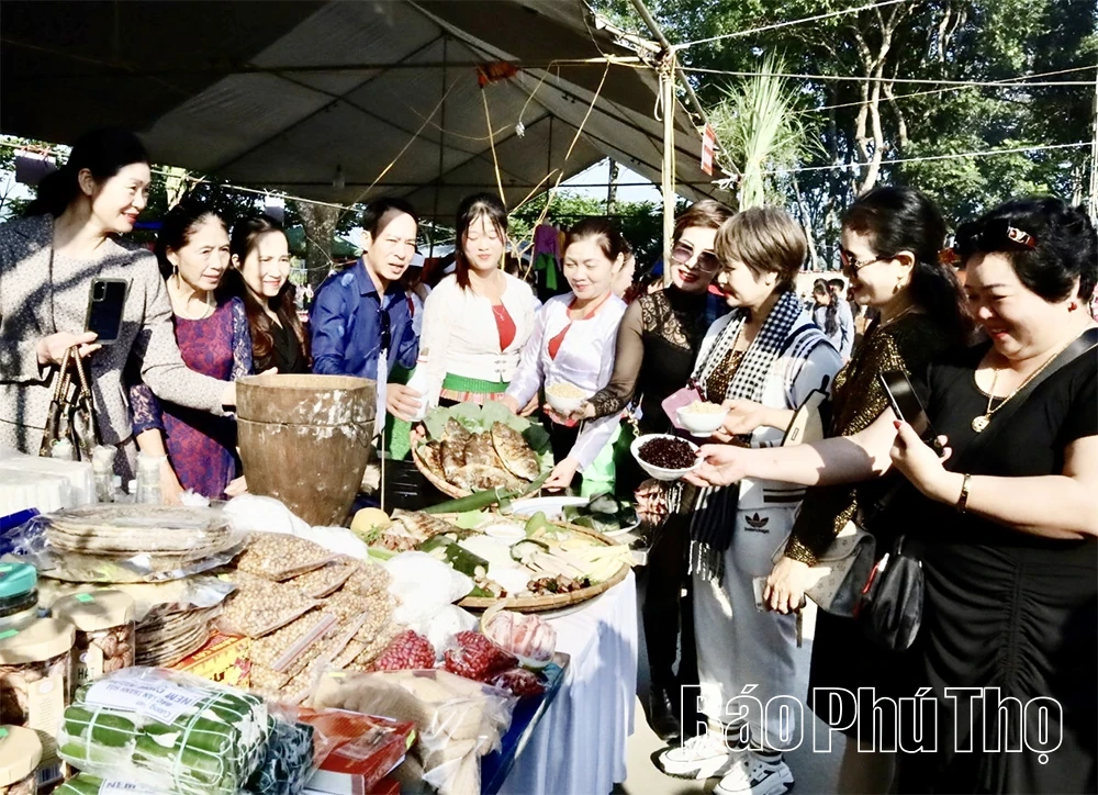 The Unique Com De Traditional Festival