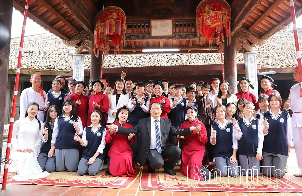 Experiencing School Tourism and Heritage Education