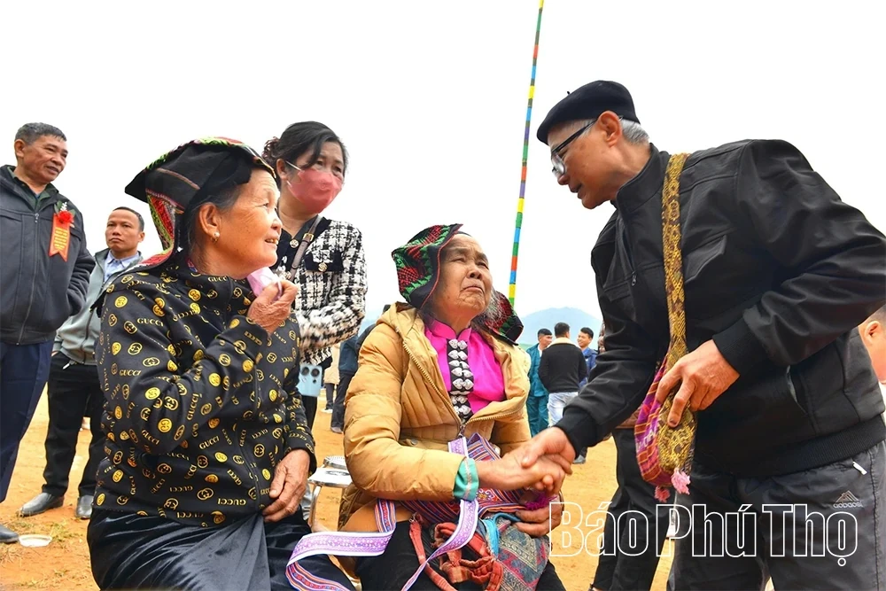 Distinctive Culture of the Tay People: Strengthening Community in Cao Son Commune