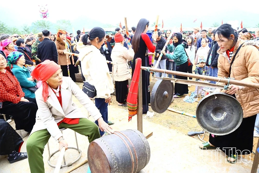 Distinctive Culture of the Tay People: Strengthening Community in Cao Son Commune