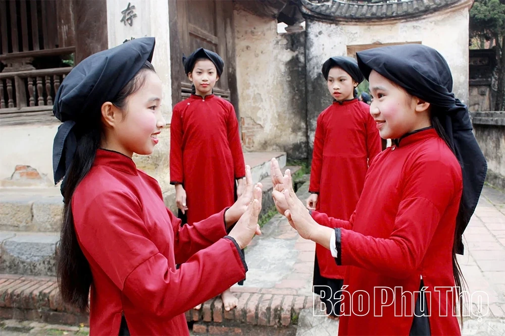 Van Phu Ward’s Xoan Singing: Where Cultural Essence Converges