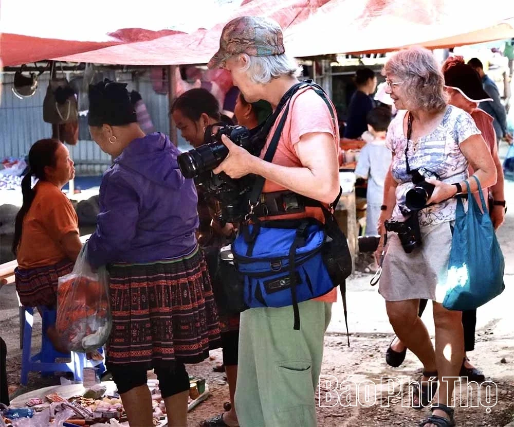 The Unique Cultural Space of Highland Periodic Markets
