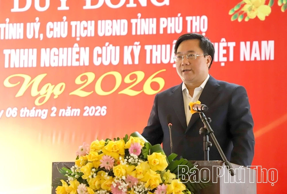 Provincial Chairman Tran Duy Dong Visits and Extends New Year Greetings to Businesses