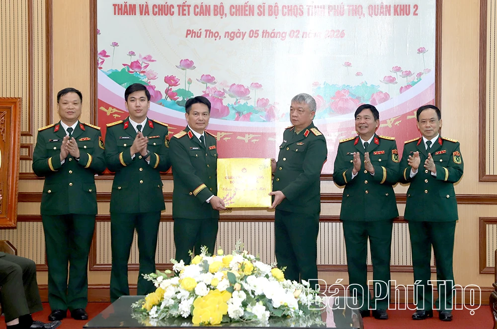 State President Luong Cuong Visits, Presents Gifts, and Extends Lunar New Year Wishes in Phu Tho
