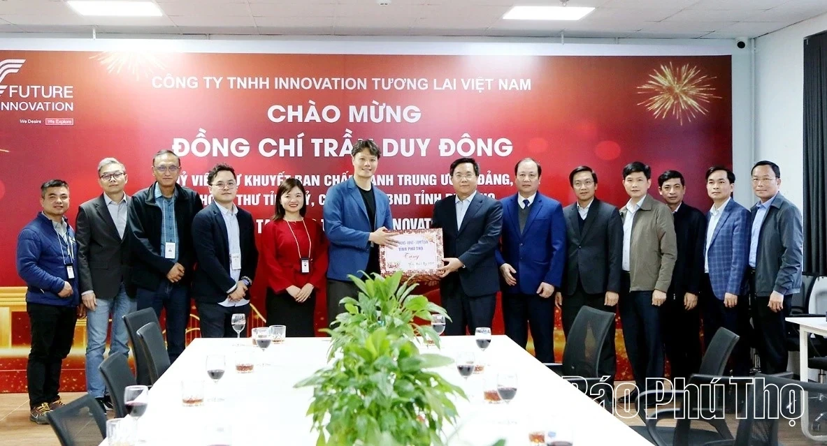 Chairman of Provincial People’s Committee Tran Duy Dong Visits and Extends Tet Wishes to Enterprises in Phu Ha Industrial Zone