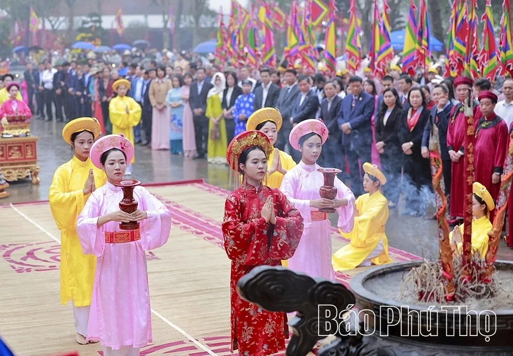 Incense Offering Ceremony Commemorating Mother Ancestor Au Co in the Year of the Horse