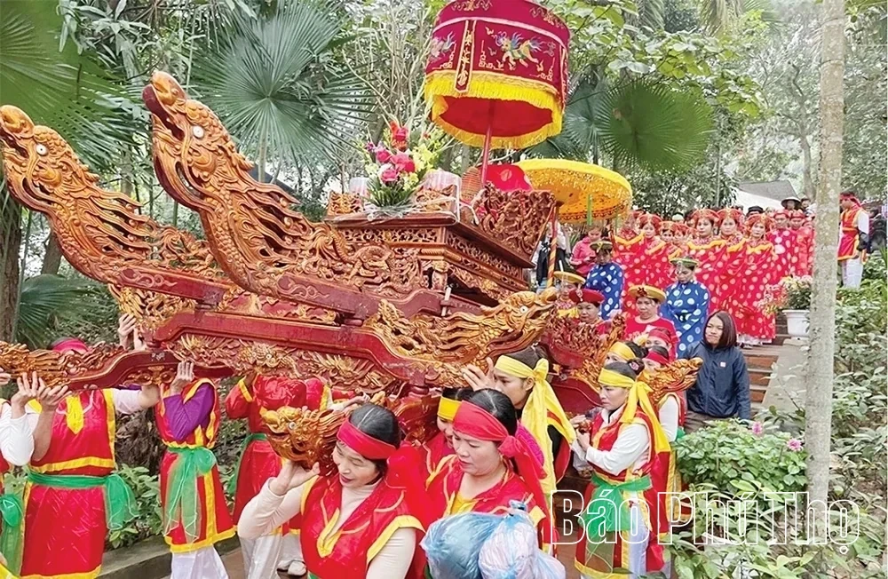 Du Yen Temple Festival: Preserving the Sacred Thread Amidst Modern Life