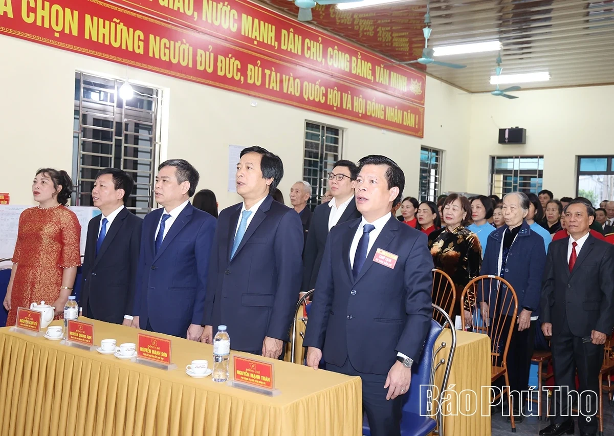 Deputy Secretary of the Provincial Party Committee Nguyen Manh Son Attends Opening Ceremony and Casts Vote in Lam Thao Commune