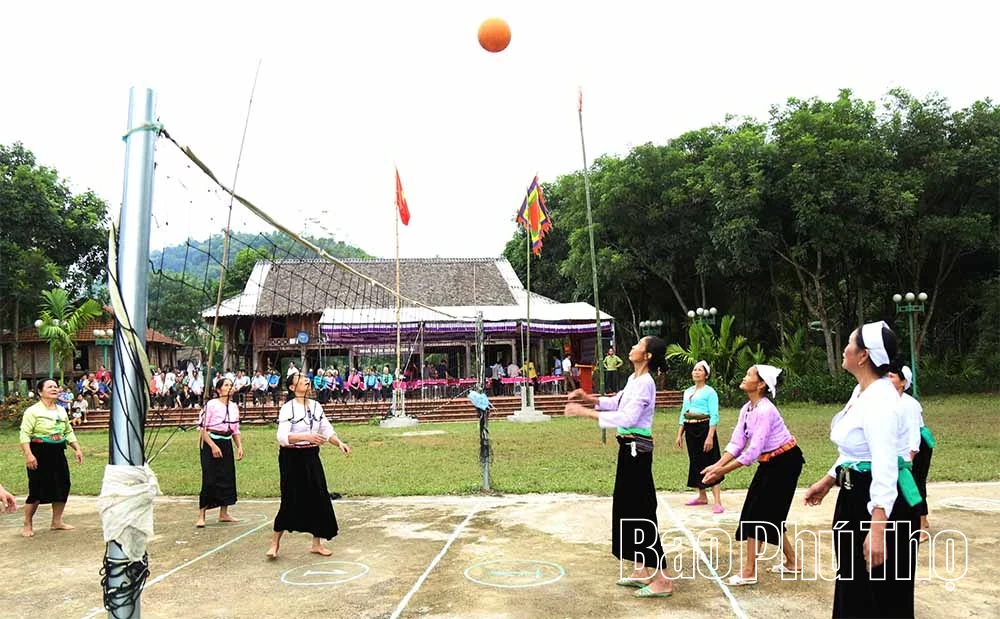 Joyful Spring Festivals with Traditional Folk Games