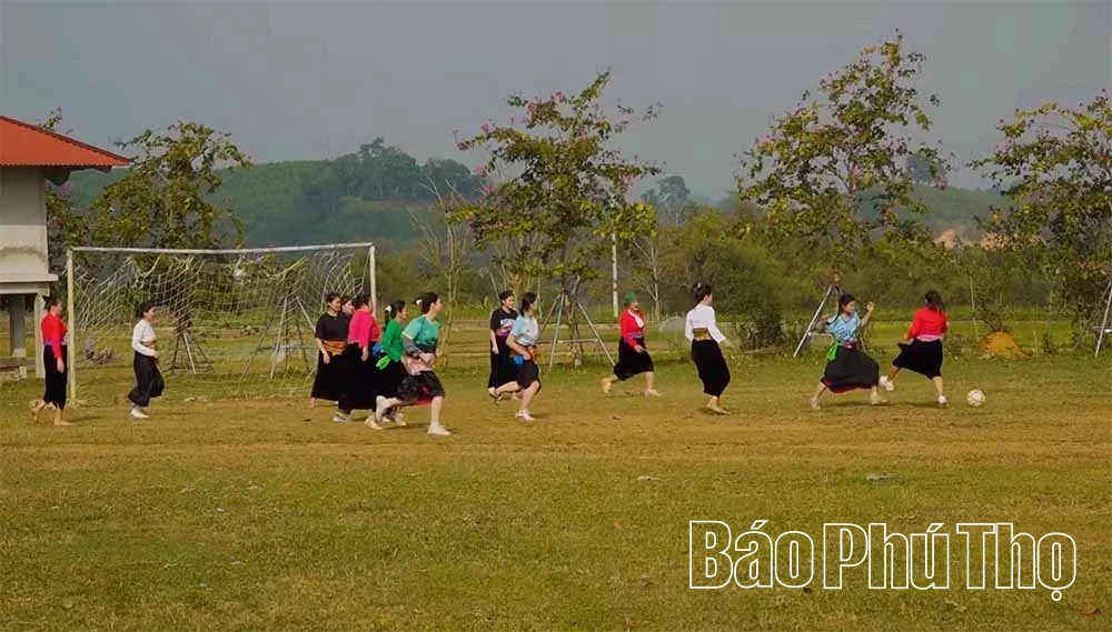 Joyful Spring Festivals with Traditional Folk Games