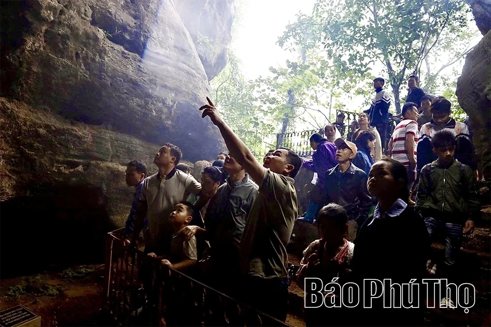 Awakening the Values of Xom Trai Cave Special National Relief