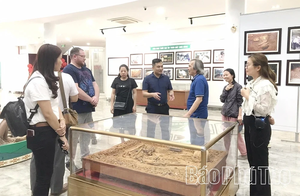 Awakening the Values of Xom Trai Cave Special National Relief