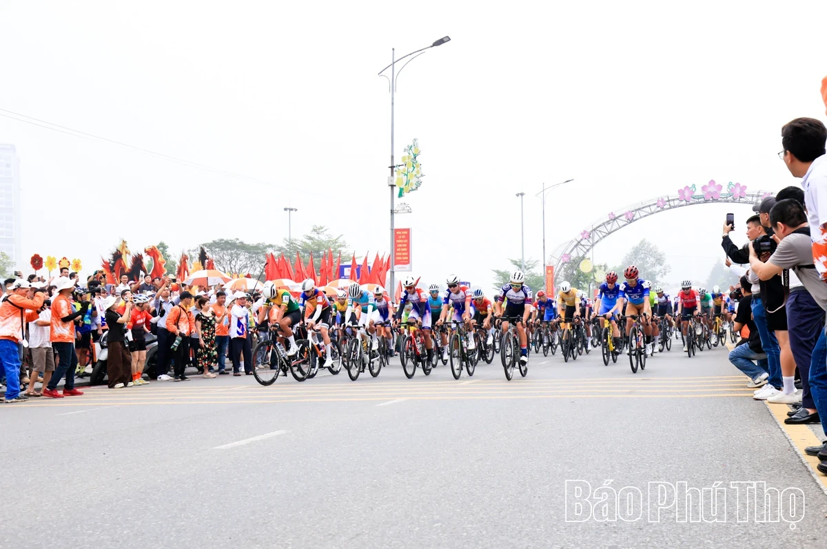 Fiery Racetrack on the Journey 