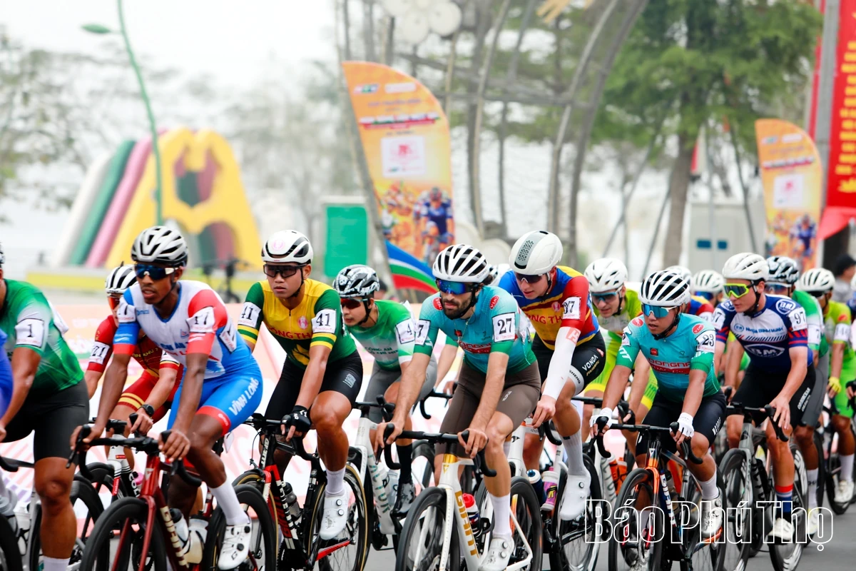 Fiery Racetrack on the Journey 