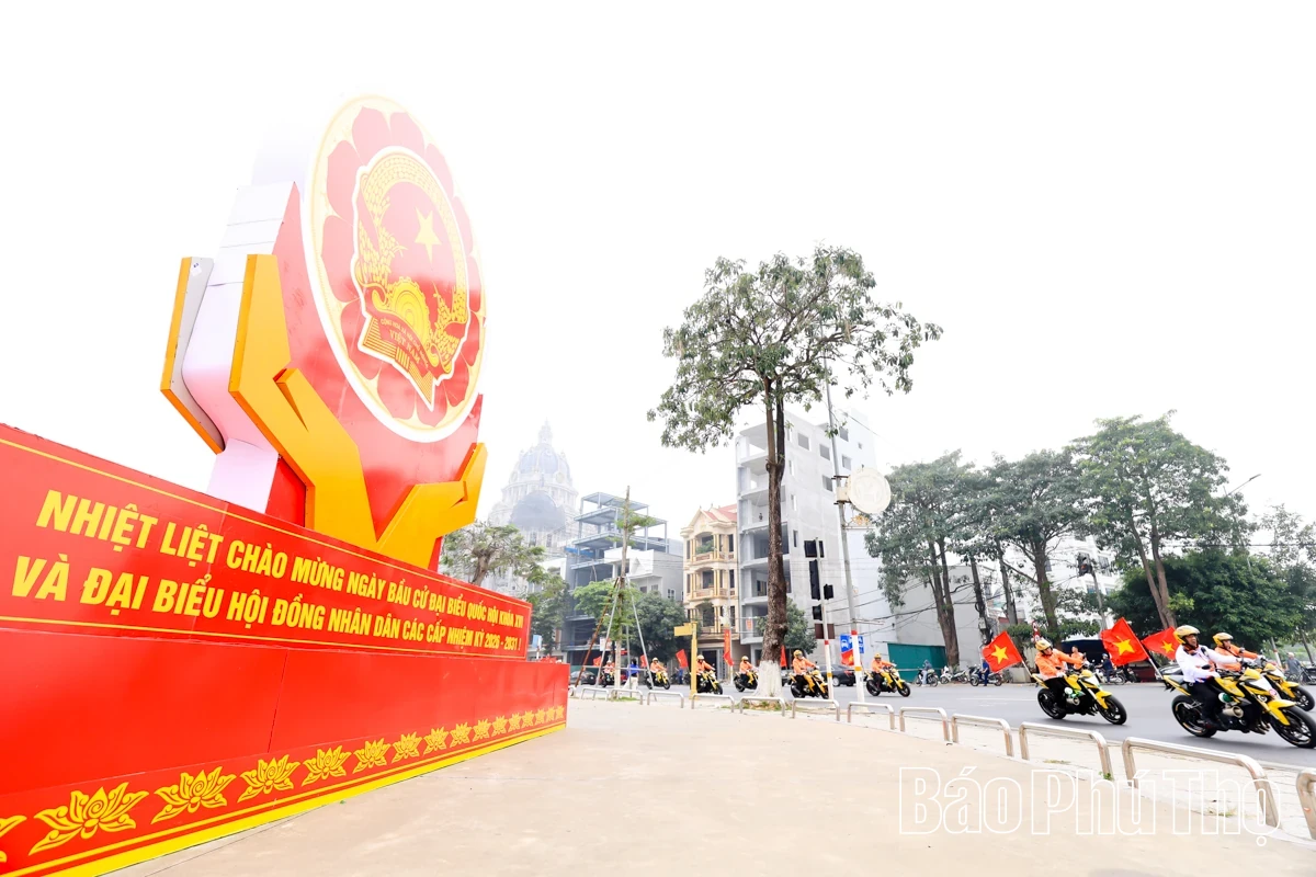 Fiery Racetrack on the Journey 