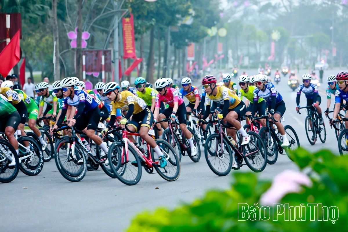 Fiery Racetrack on the Journey 