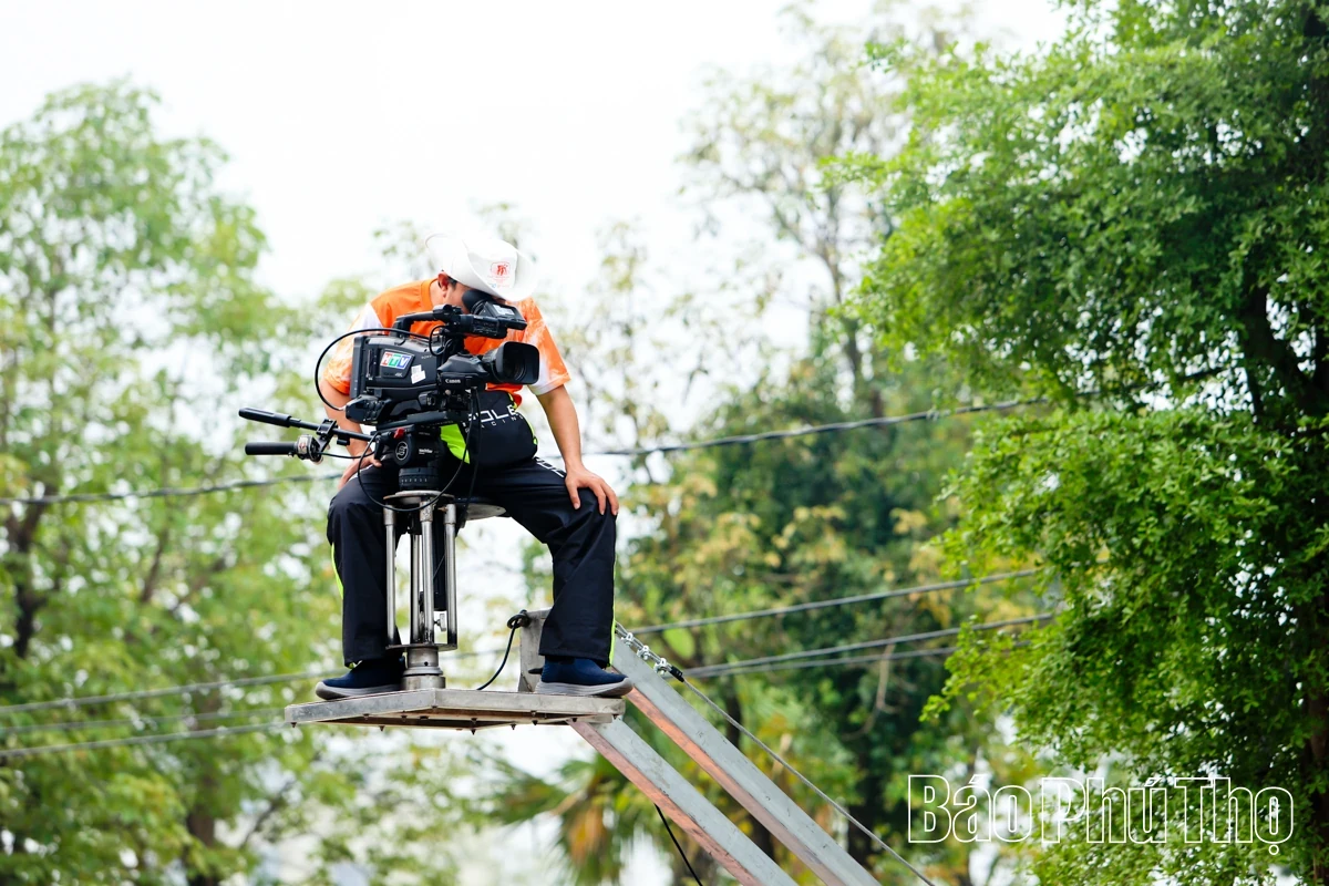 Fiery Racetrack on the Journey 