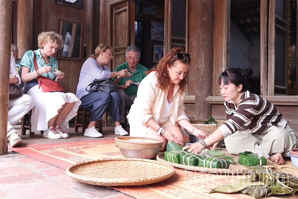 Ancient Village Welcomes Western Travelers