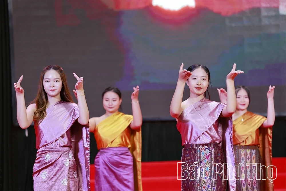 Hung Vuong University Celebrates Lao Traditional New Year Bunpimay 2026