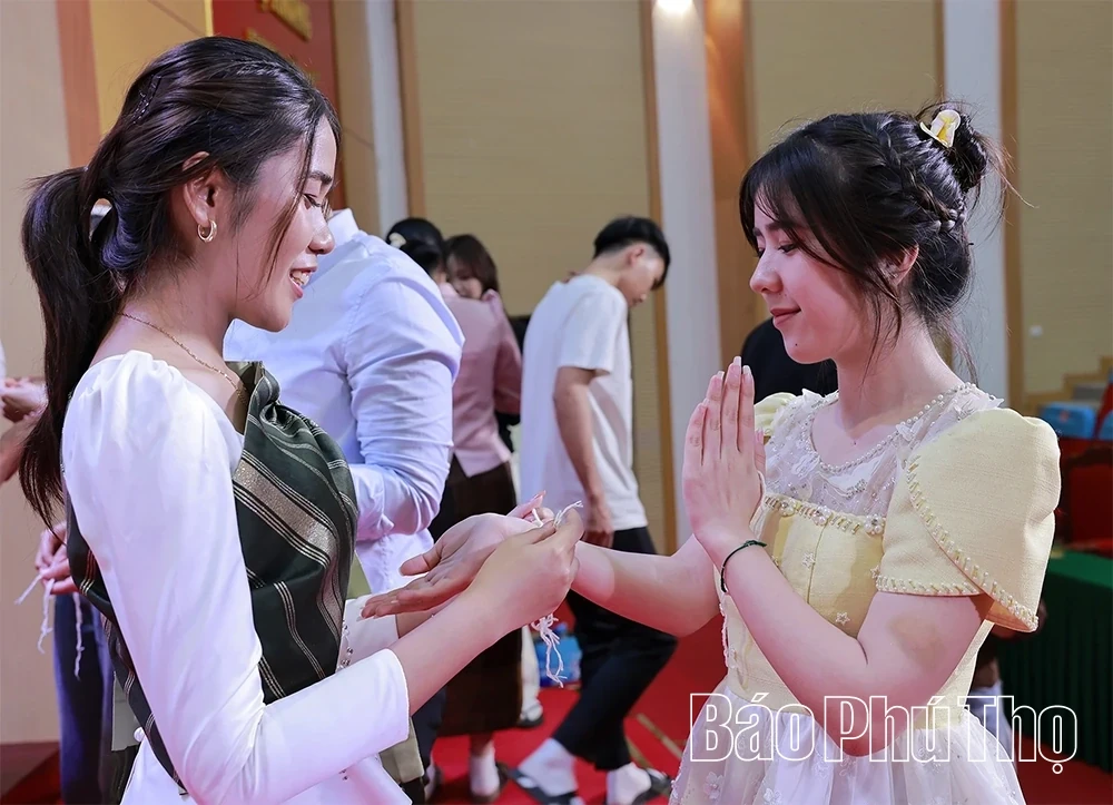 Hung Vuong University Celebrates Lao Traditional New Year Bunpimay 2026