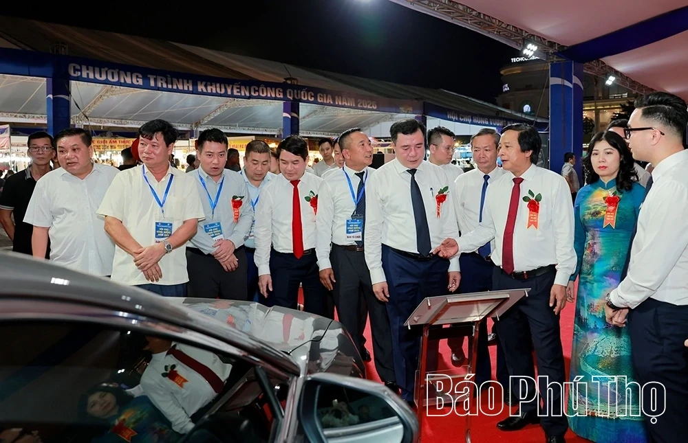 Opening of the 2026 Hung Vuong Trade Fair